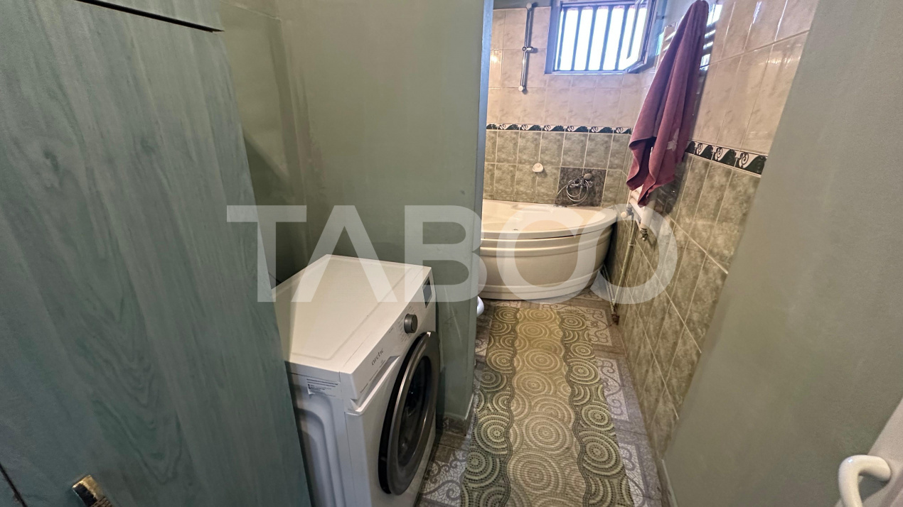 Apartament 3 camere  2 balcoane etaj intermediar Terezian Sibiu