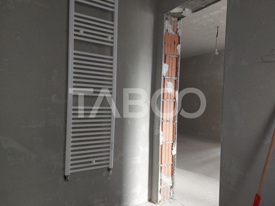 Apartament 3 camere 42 mp etaj 1 balcon loc parcare Cisnadie