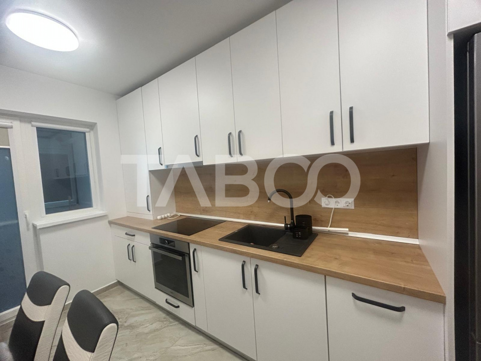 Apartament 3 camere 72mpu cu balcon si parcare privata in Kogalniceanu
