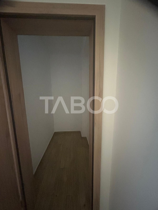 Apartament 3 camere 72mpu cu balcon si parcare privata in Kogalniceanu