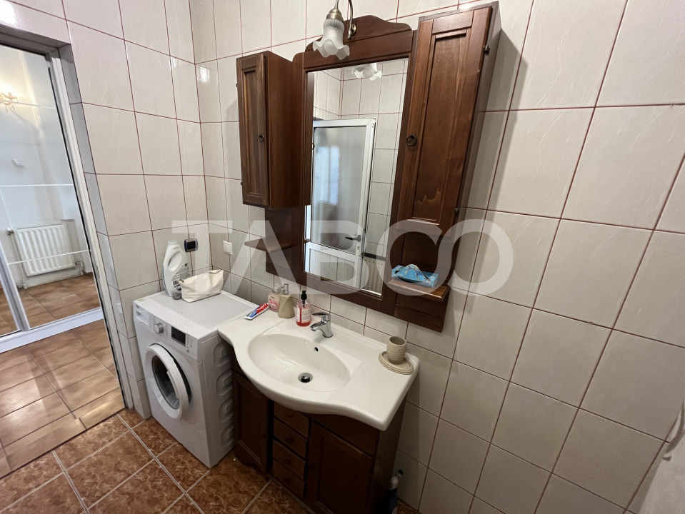 Apartament 3 camere 77mpu de inchiriat cu parcare Ultracentral Sibiu
