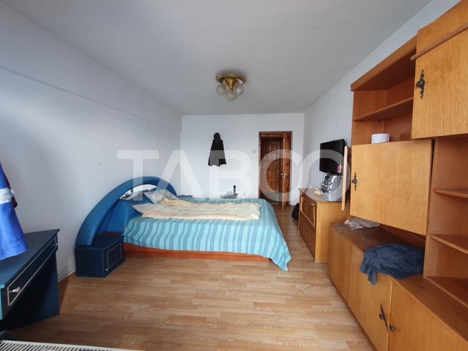 Apartament 3 camere 90 mp 2 balcoane zona Bulevardu Unirii