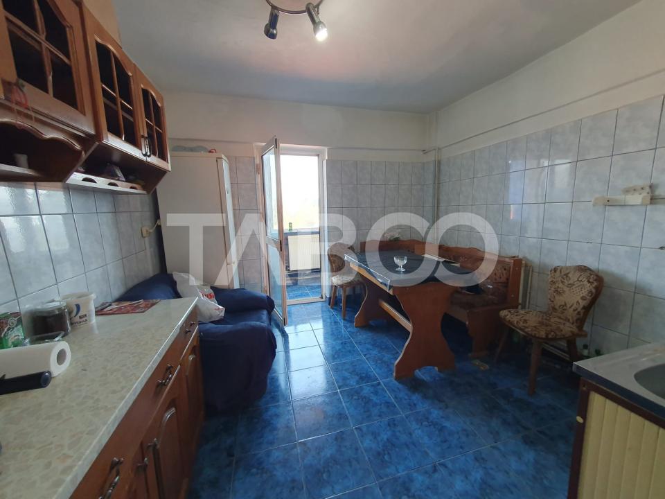 Apartament 3 camere 90 mp 2 balcoane zona Bulevardu Unirii