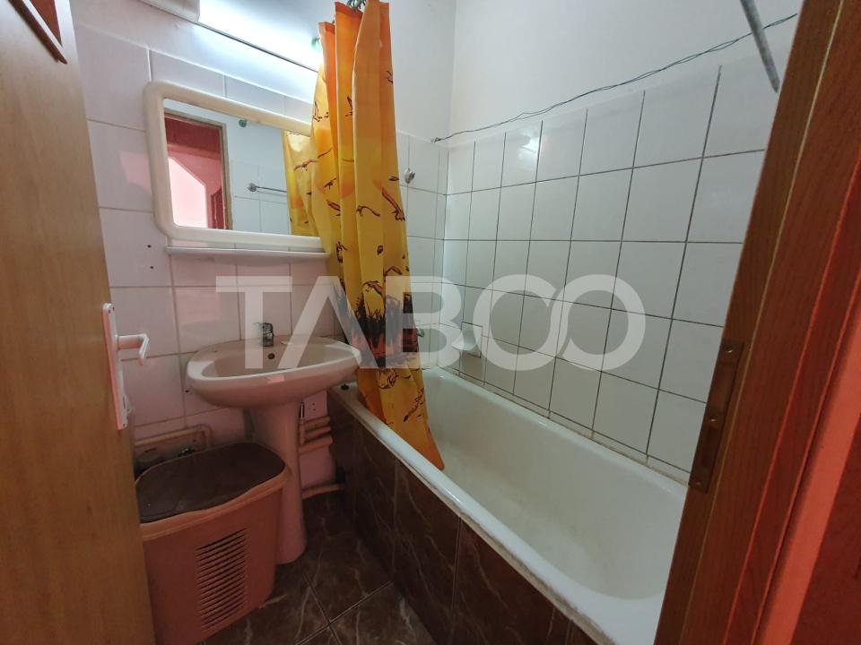 Apartament 3 camere 90 mp 2 balcoane zona Bulevardu Unirii