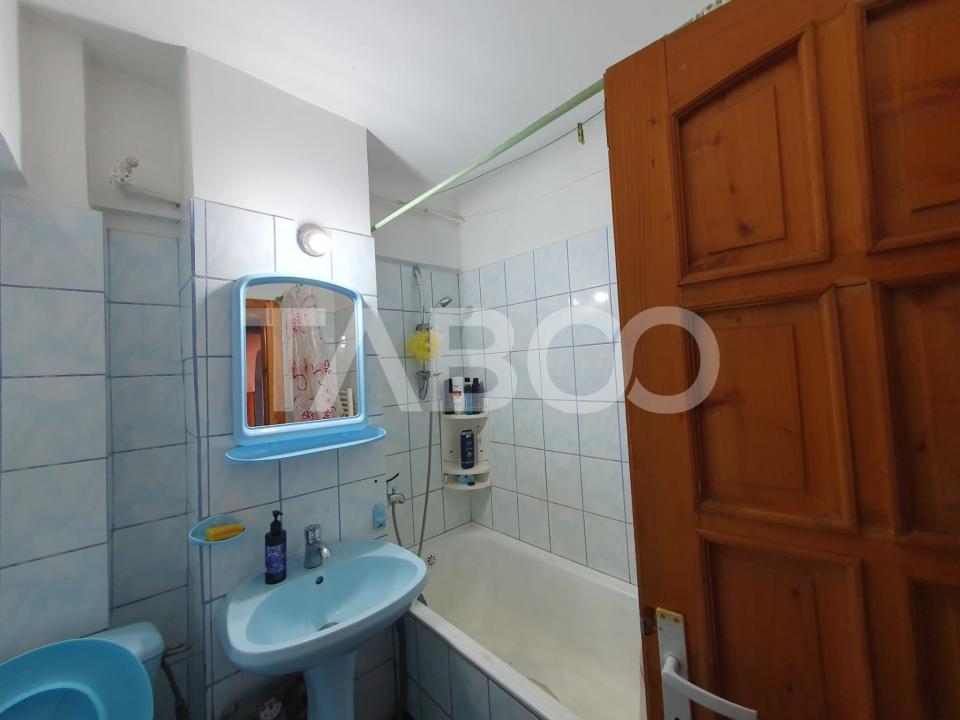 Apartament 3 camere 90 mp 2 balcoane zona Bulevardu Unirii