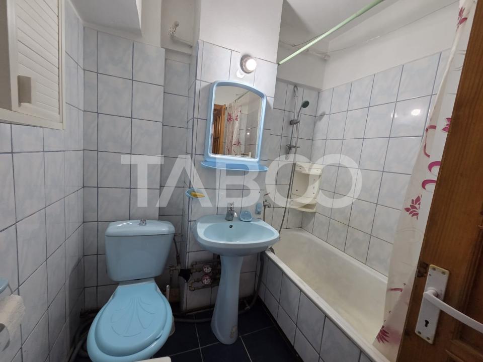 Apartament 3 camere 90 mp 2 balcoane zona Bulevardu Unirii