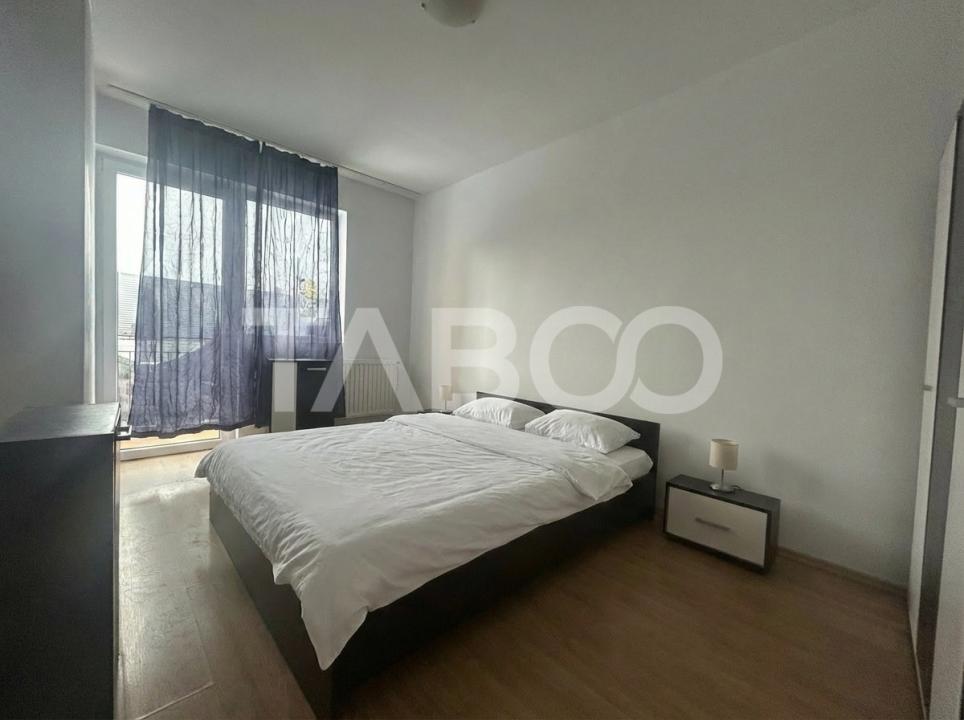 Apartament 3 camere balcon de inchiriat decomandat 80 mpu zona Central