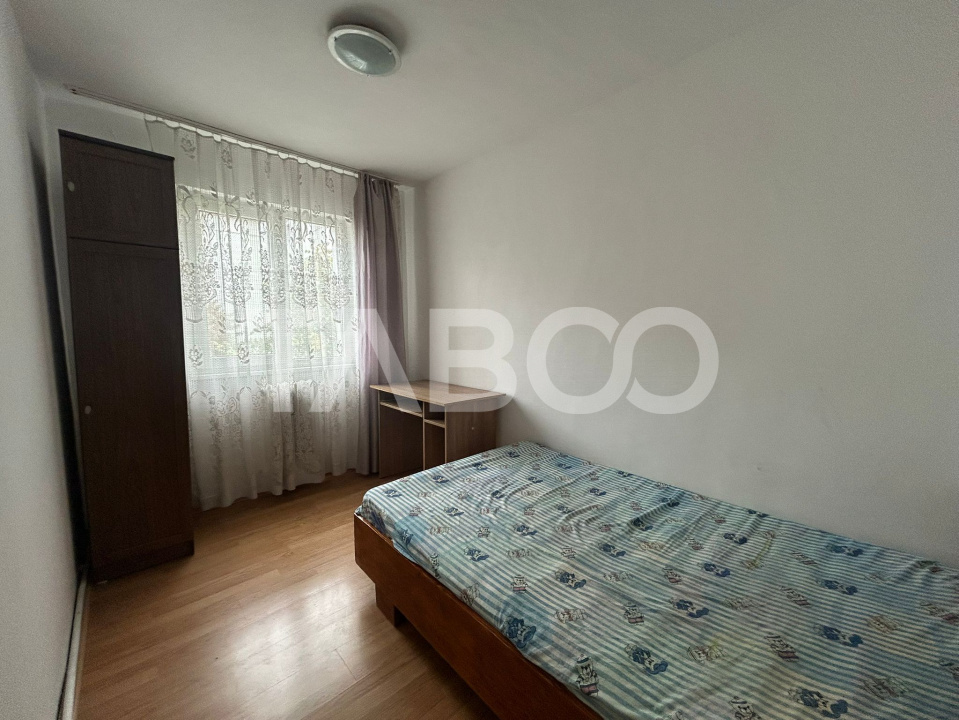 Apartament 3 camere cu balcon si pivnita in zona Mihai Viteazu
