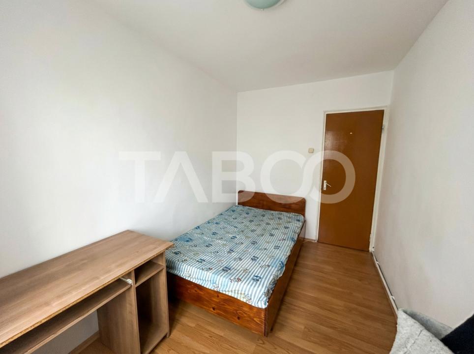 Apartament 3 camere  cu balcon si pivnita in zona Mihai Viteazu