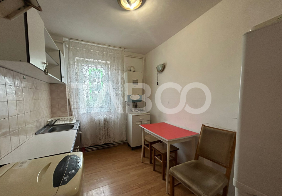 Apartament 3 camere  cu balcon si pivnita in zona Mihai Viteazu