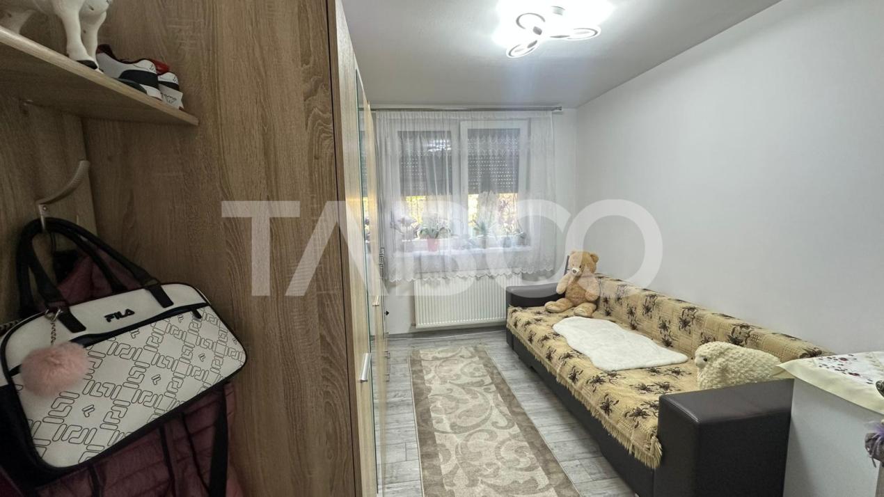 Apartament 3 camere de vanzare 3 camere mobilat utilat Selimbar Sibiu 