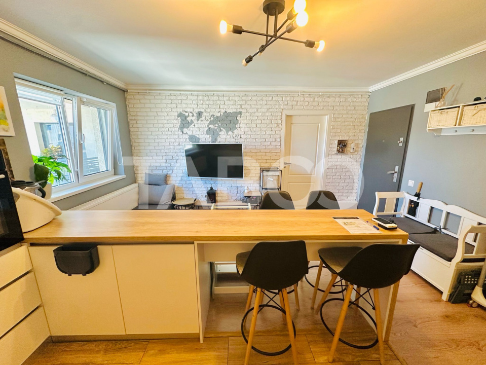 Apartament 3 camere de vanzare 64 mp utili zona Vivo/Razoare