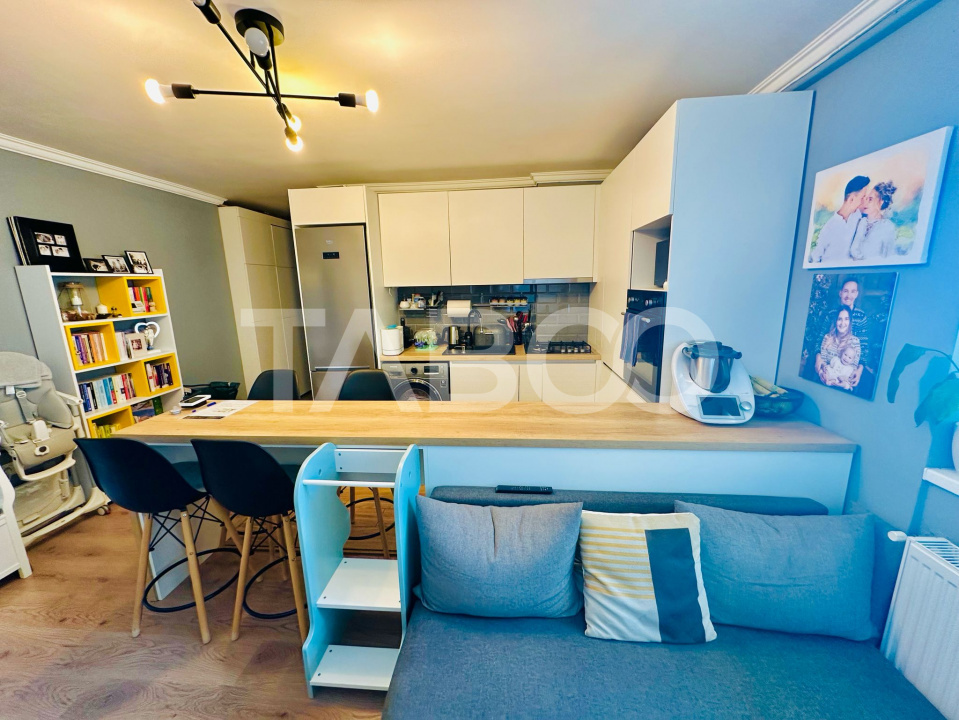 Apartament 3 camere de vanzare 64 mp utili zona Vivo/Razoare