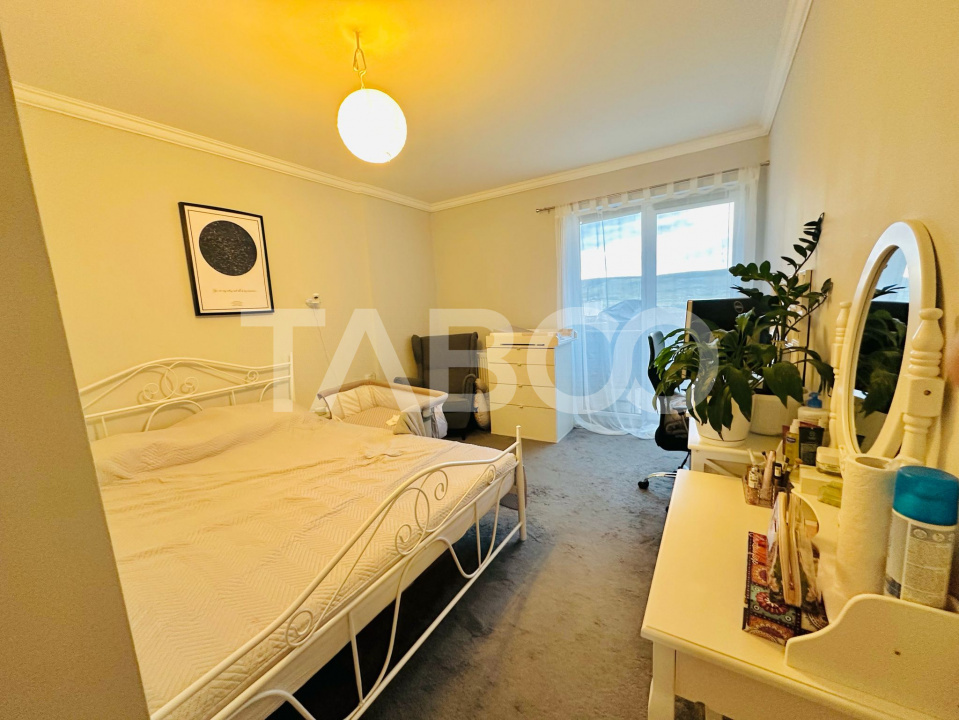 Apartament 3 camere de vanzare 64 mp utili zona Vivo/Razoare