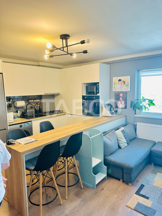 Apartament 3 camere de vanzare 64 mp utili zona Vivo/Razoare