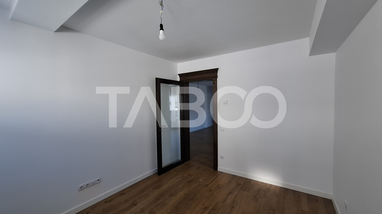 Apartament 3 camere de vanzare bloc cu lift 72 mp Piata Cluj Sibiu