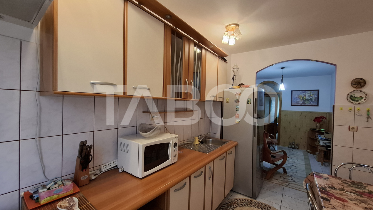 Apartament 3 camere de vanzare decomandat 58 mp zona Valea Aurie Sibiu