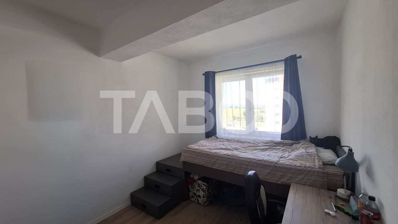 Apartament 3 camere de vanzare decomandat 65 mp zona Calea Surii Mici