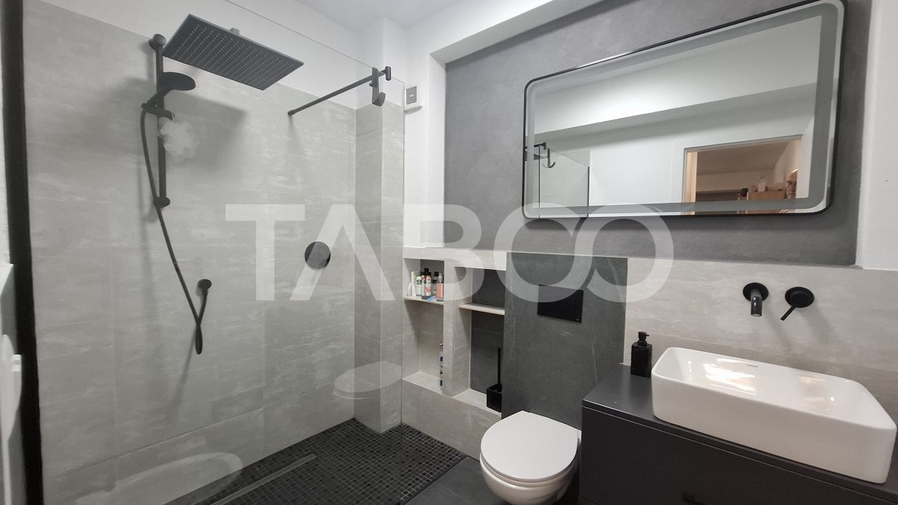 Apartament 3 camere de vanzare decomandat 65 mp zona Calea Surii Mici