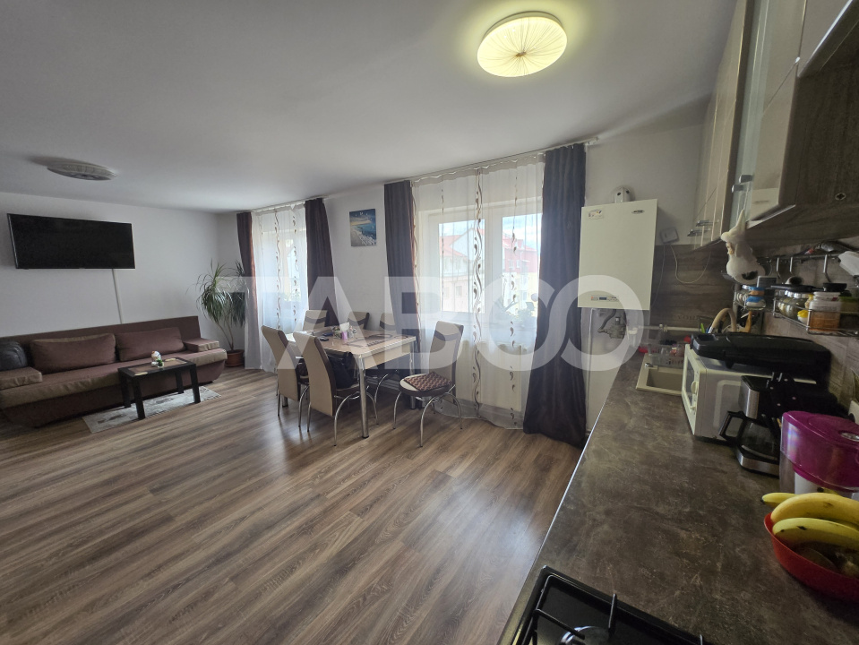 Apartament 3 camere de vanzare decomandat 78mp zona Vasile Aaron Sibiu