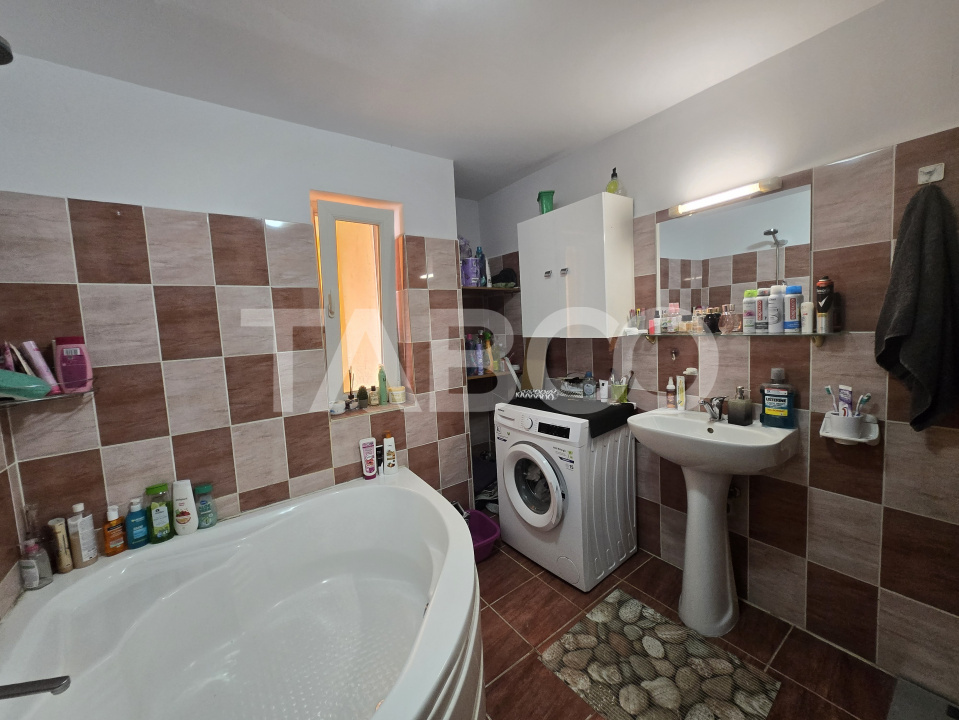 Apartament 3 camere de vanzare decomandat 78mp zona Vasile Aaron Sibiu