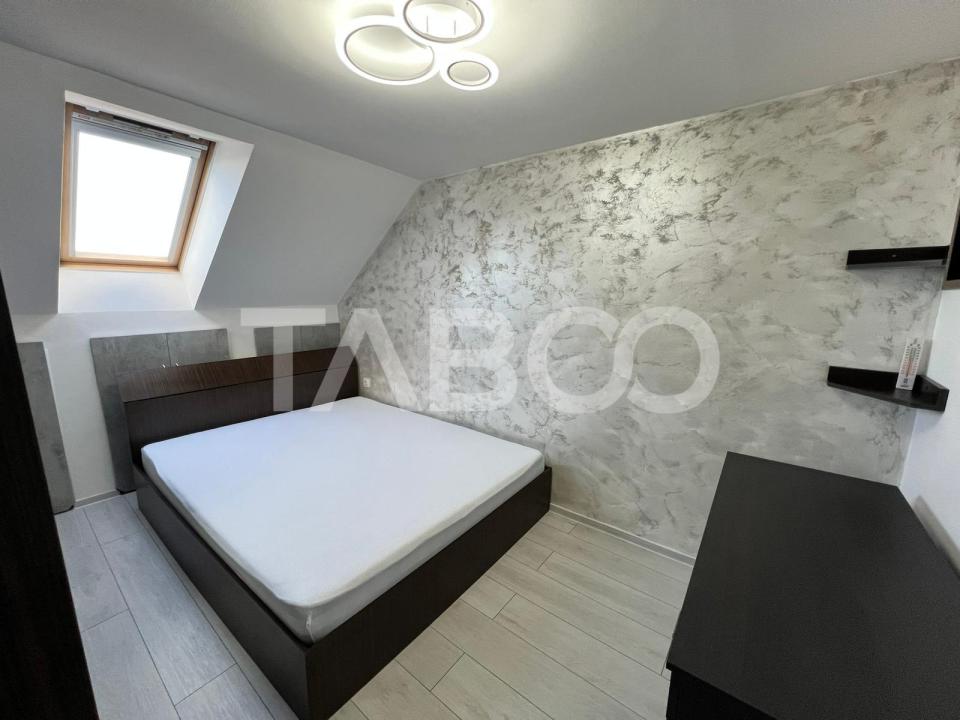 Apartament 3 camere de vanzare decomandat cu balcon zona Vasile Aaron