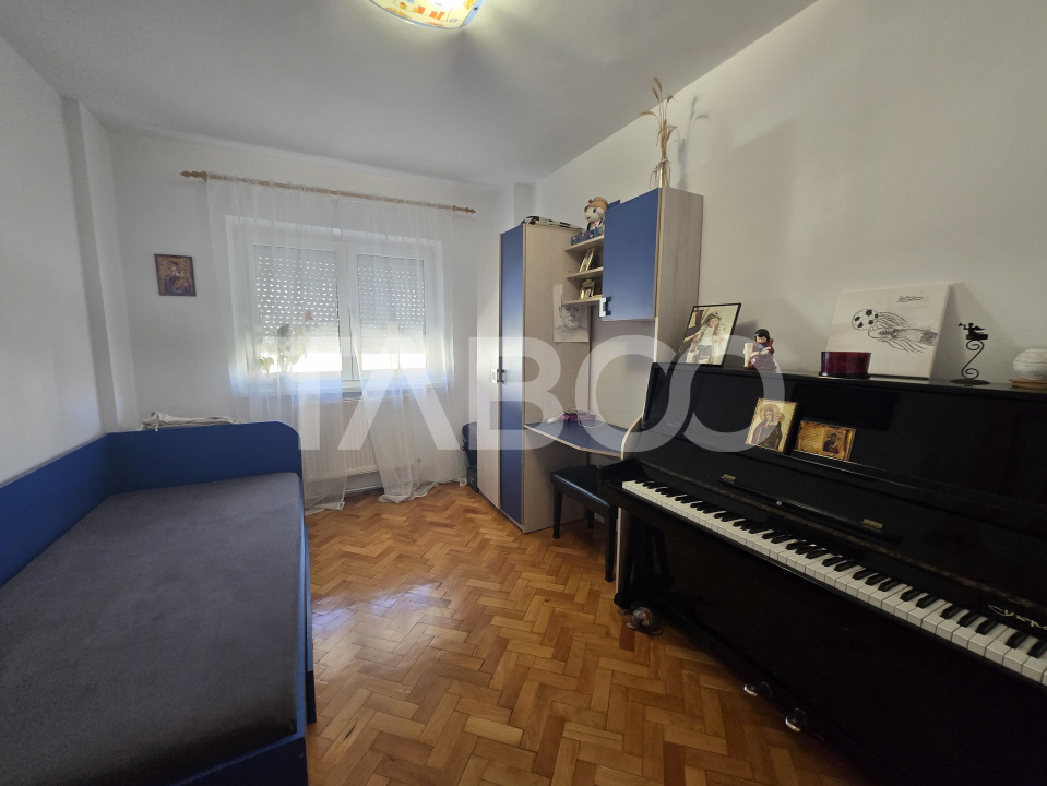 Apartament 3 camere decomandat 68mp cu balcon zona Siretului Sibiu
