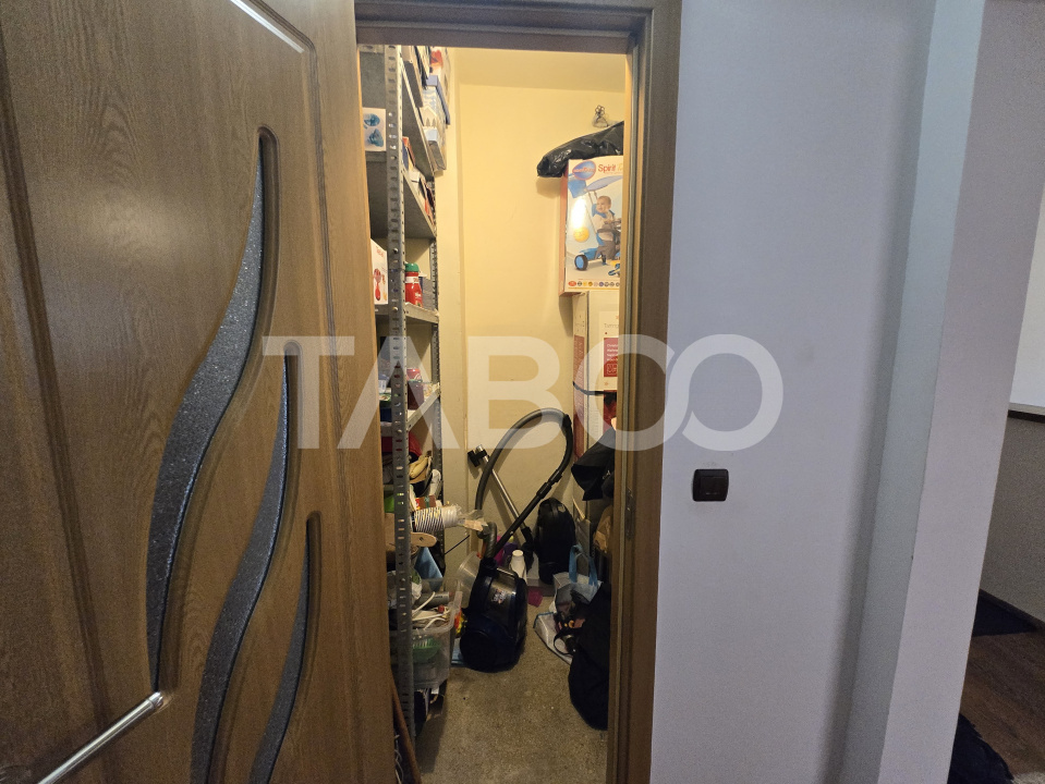 Apartament 3 camere decomandat 68mp cu balcon zona Siretului Sibiu