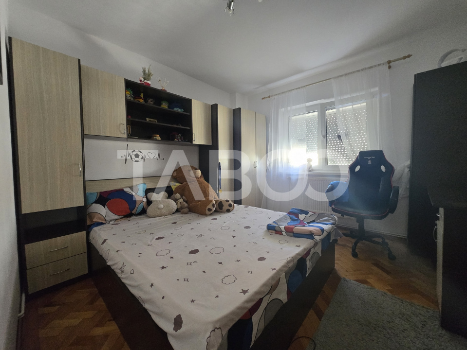 Apartament 3 camere decomandat 68mp si balcon zona Siretului Sibiu