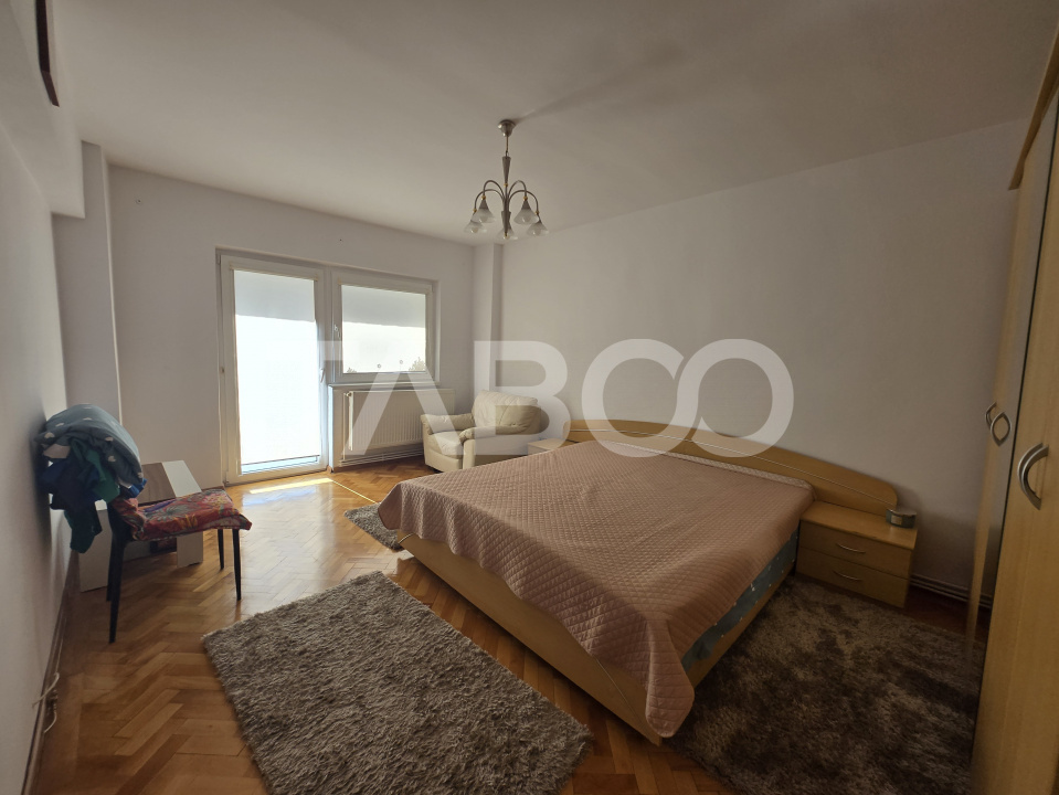 Apartament 3 camere decomandat 68mp si balcon zona Siretului Sibiu