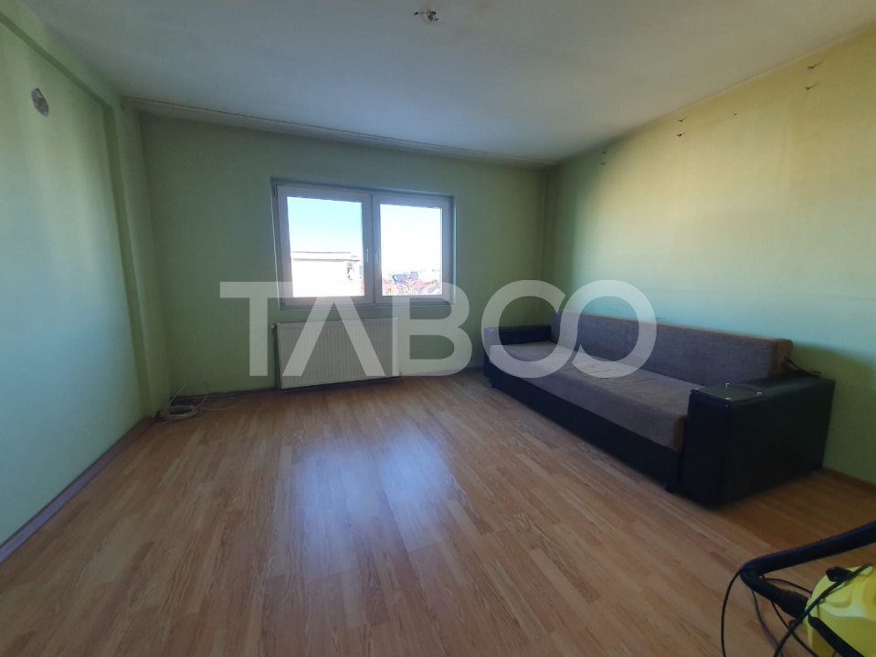 Apartament 3 camere decomandat 80 mp + 2 balcoane zona Teiului