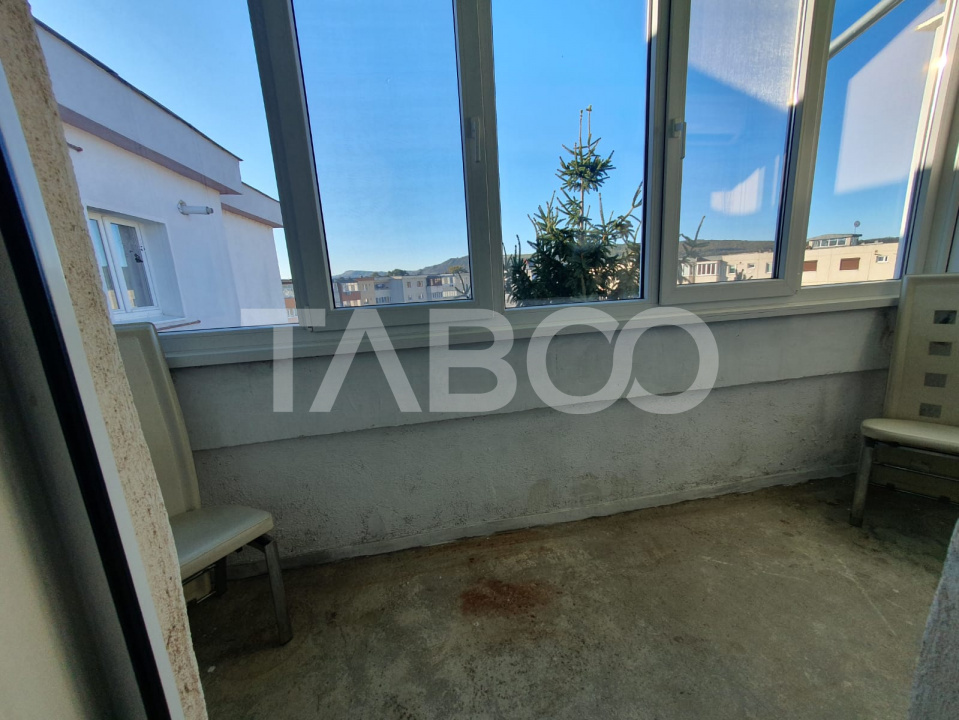 Apartament 3 camere decomandat 80 mp + 2 balcoane zona Teiului
