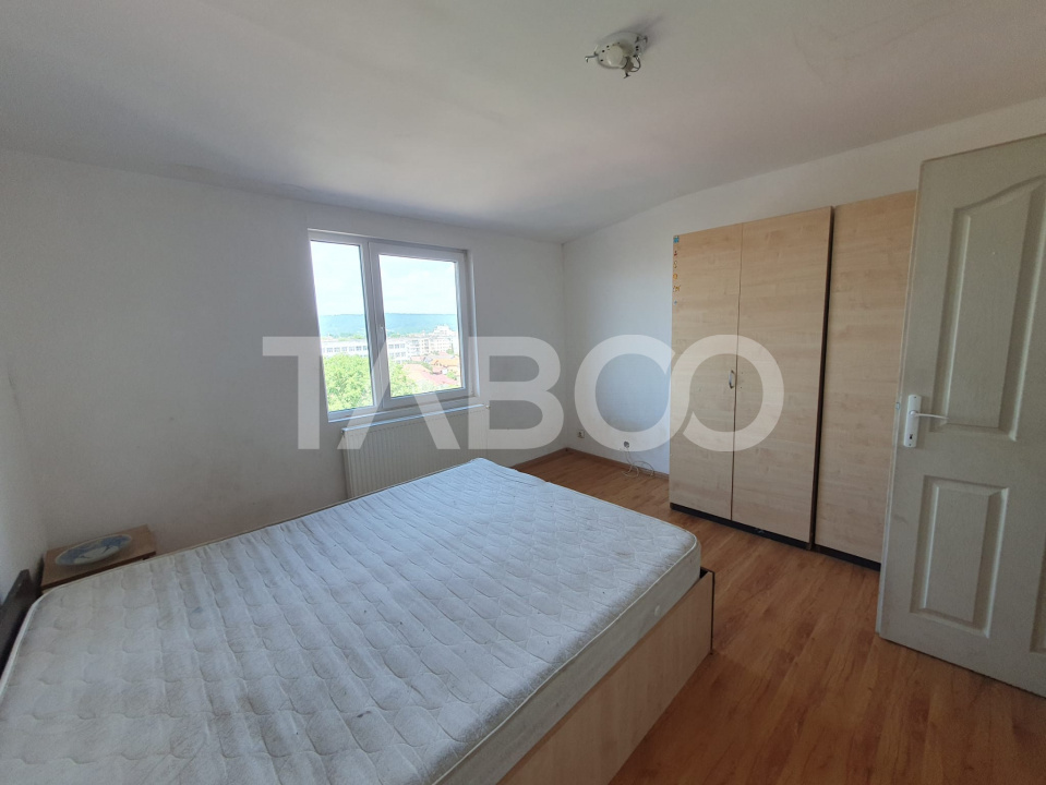 Apartament 3 camere decomandat 80 mp + 6 mp balcon cu scara interioara