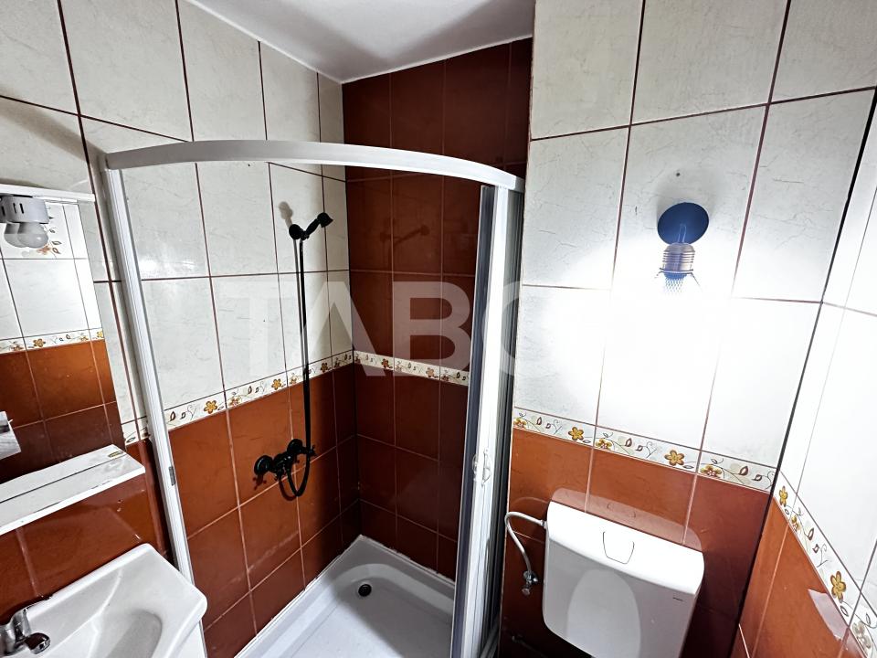 Apartament 3 camere mobilate utilate 2 bai 70 mpu si pivnita Terezian
