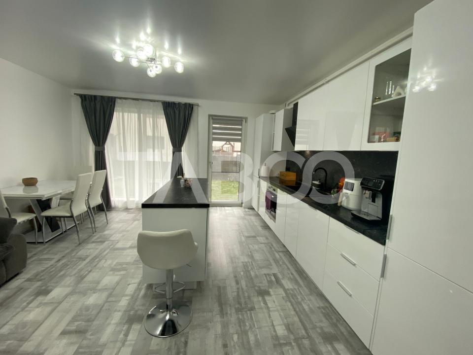 Apartament 3 camere parter+gradina 85mp+doua locuri parcare Selimbar