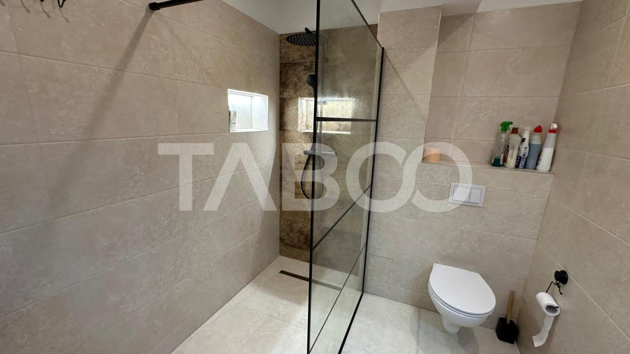 Apartament  3 camere prima inchiriere 72 mpu zona Strand Sibiu
