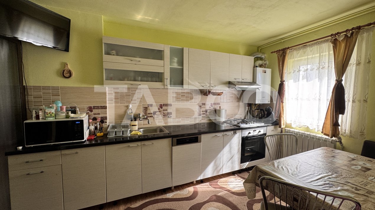Apartament 3 camere si 2 bai de inchiriat mobilat utilat 80mp Strand 