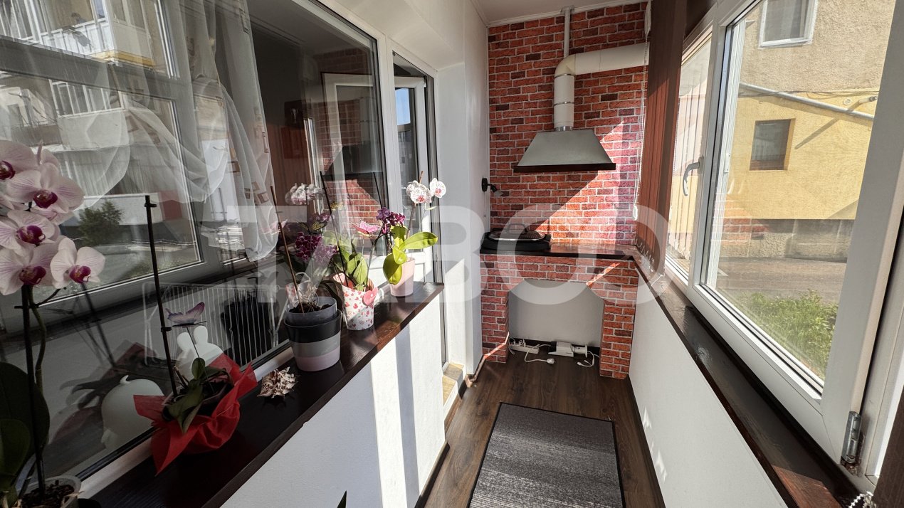 Apartament 3 camere si 2 bai de inchiriat mobilat utilat 80mp Strand 