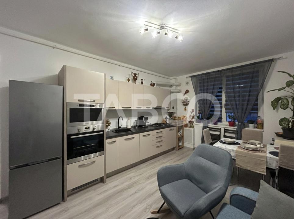 Apartament 3 camere utilat si mobilat cu balcon si parcare in Selimbar