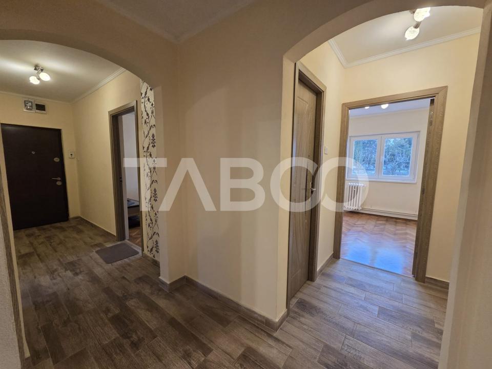 Apartament 4 camere de inchiriat Bulevardul Unirii acces din strada