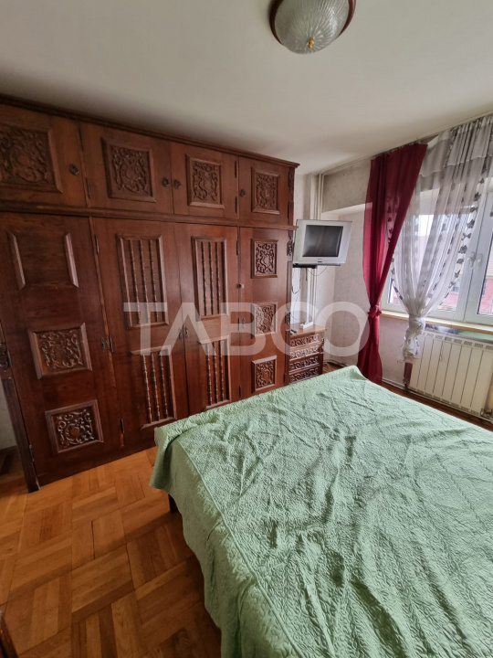 Apartament 4 camere de vanzare decomandat 90mp zona Central Sibiu