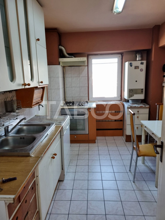 Apartament 4 camere de vanzare decomandat 90mp zona Central Sibiu