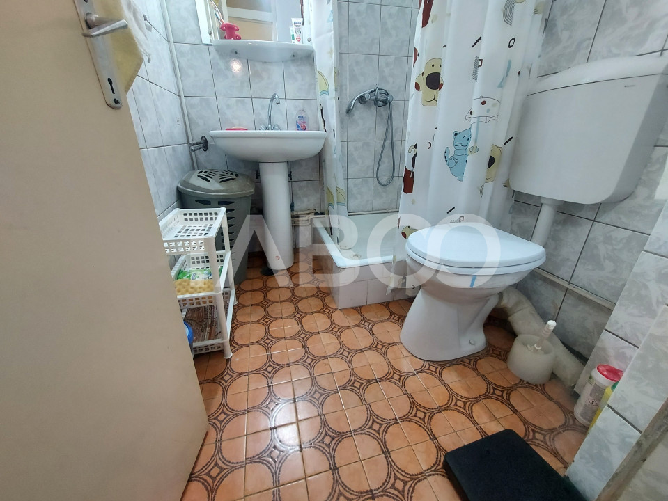 Apartament 4 camere decomandate de vanzare 2 bai zona Strand in Sibiu