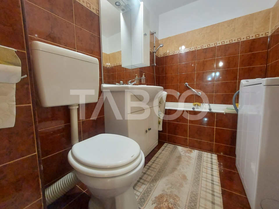Apartament 4 camere decomandate de vanzare 2 bai zona Strand in Sibiu