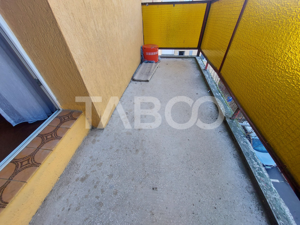 Apartament 4 camere decomandate de vanzare 2 bai zona Strand in Sibiu