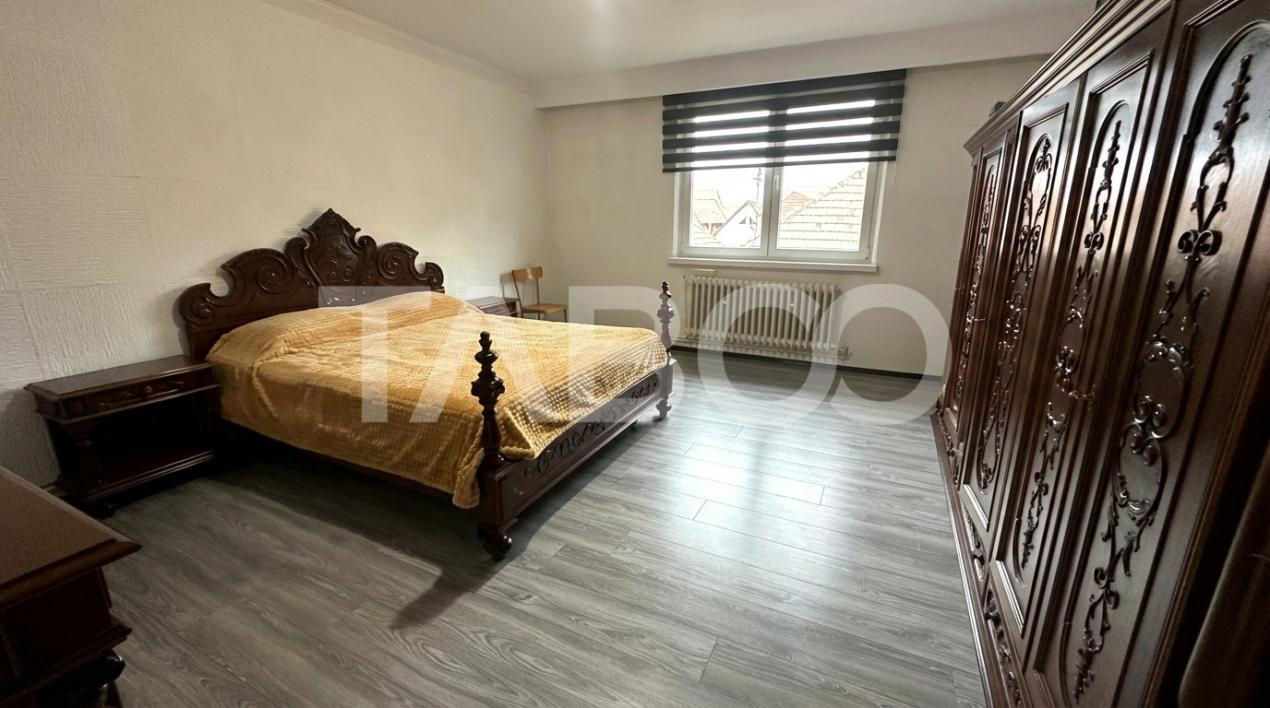 Apartament 4 camere  la casa cu curte pivnita zona Lazaret Sibiu