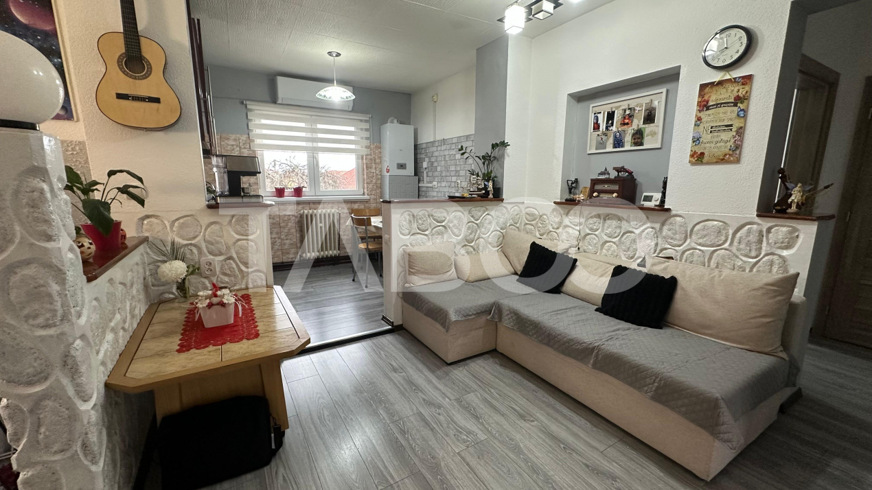 Apartament 4 camere  la casa cu curte pivnita zona Lazaret Sibiu