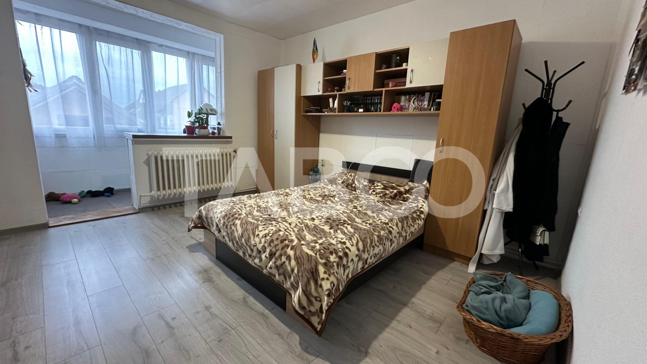 Apartament 4 camere  la casa cu curte pivnita zona Lazaret Sibiu