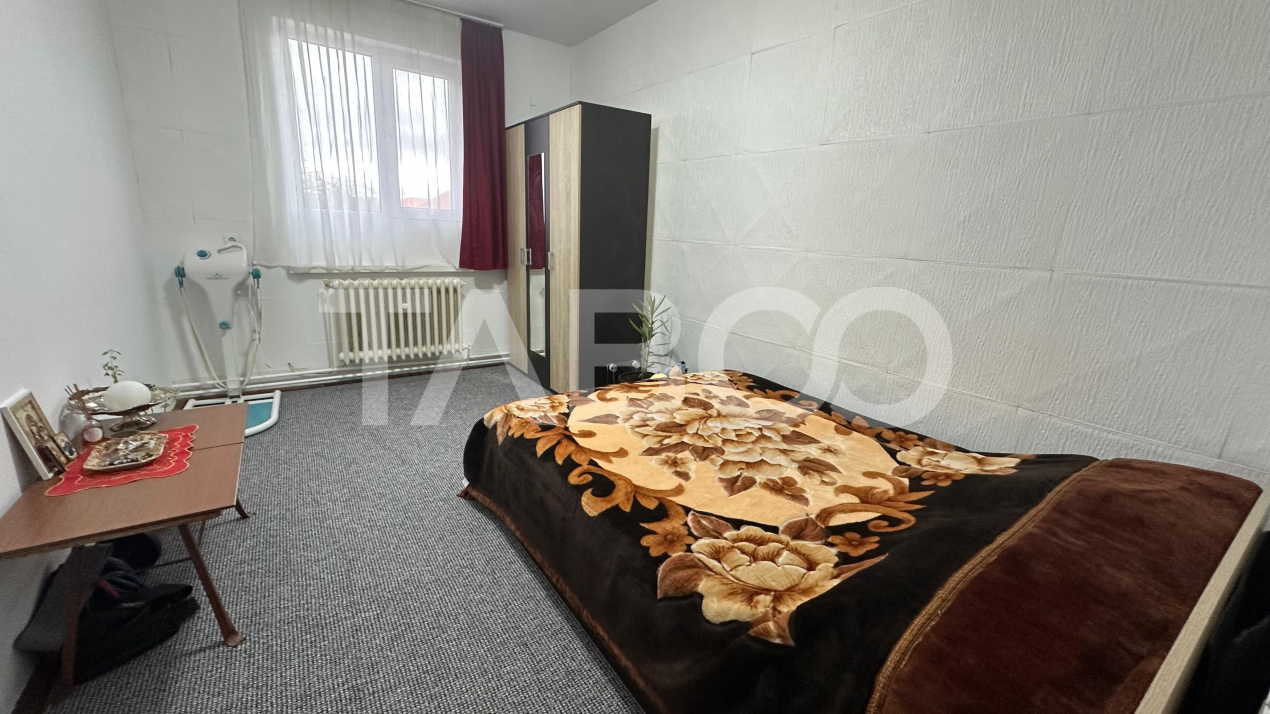 Apartament 4 camere  la casa cu curte pivnita zona Lazaret Sibiu