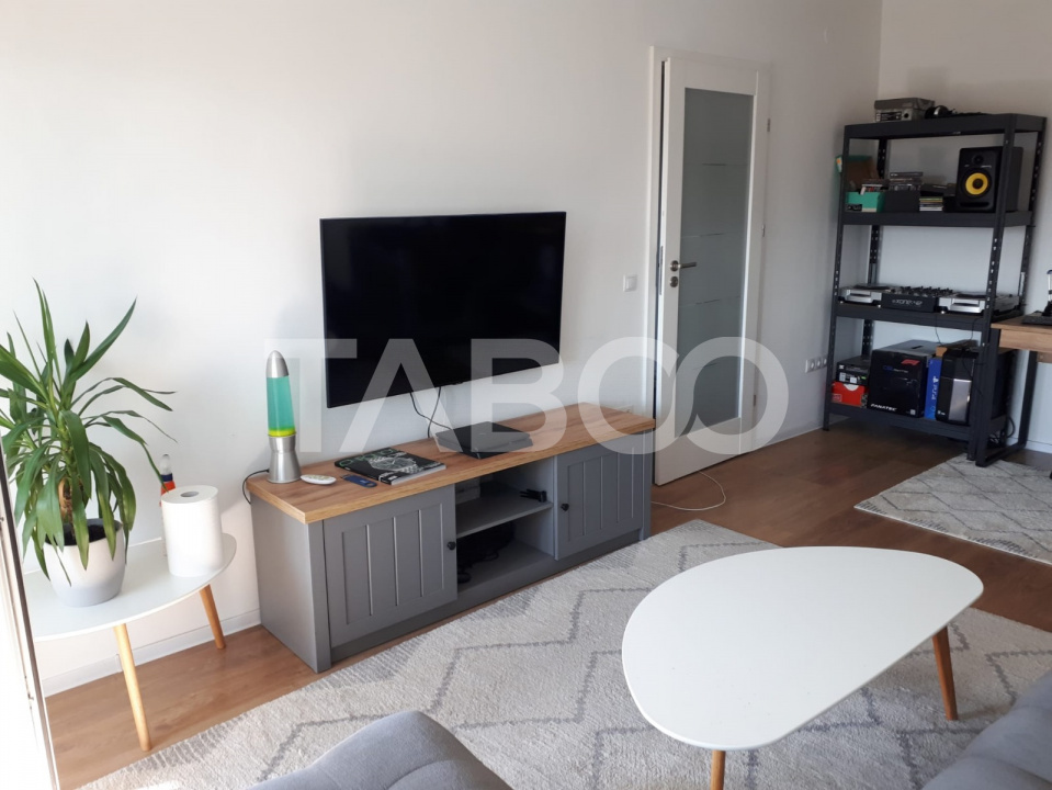 Apartament 47mp de vanzare 2 camere cu balcon 6mp zona Mihai Viteazul